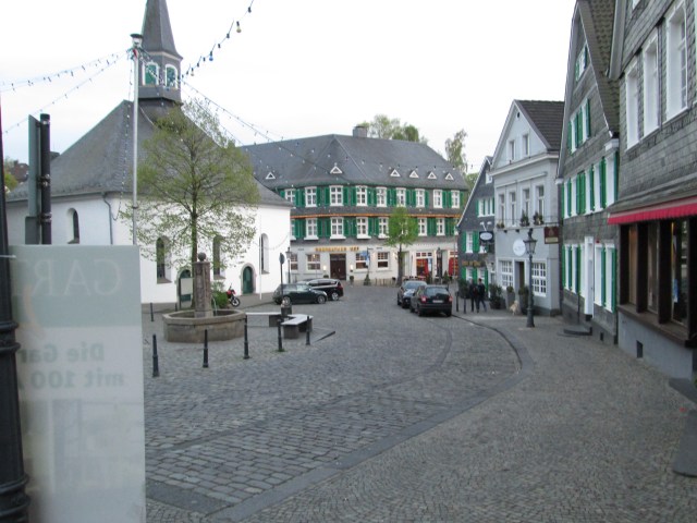 Grafrather Hof Hotel from front